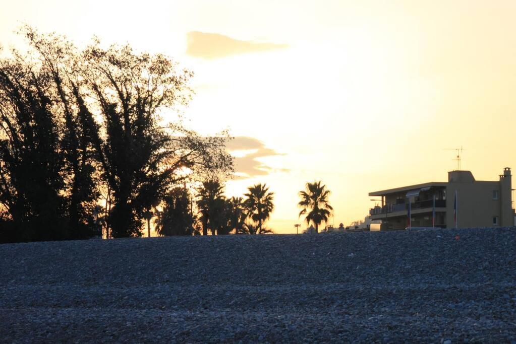 Appart Dans Maison 2 Km De La Plage Villeneuve-Loubet Exterior photo