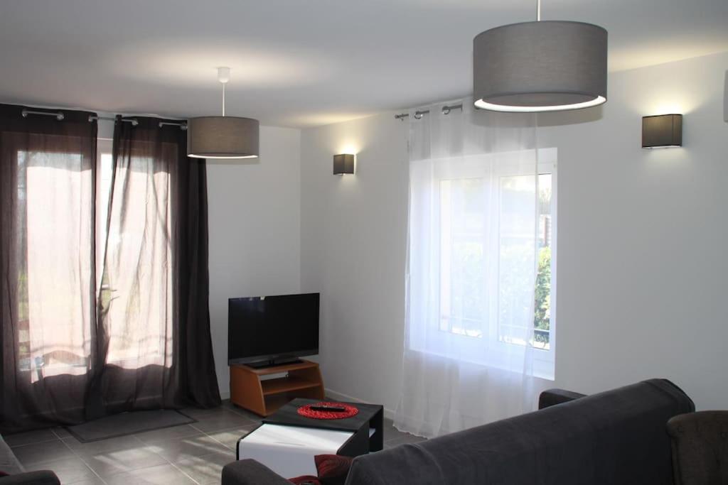 Appart Dans Maison 2 Km De La Plage Villeneuve-Loubet Exterior photo