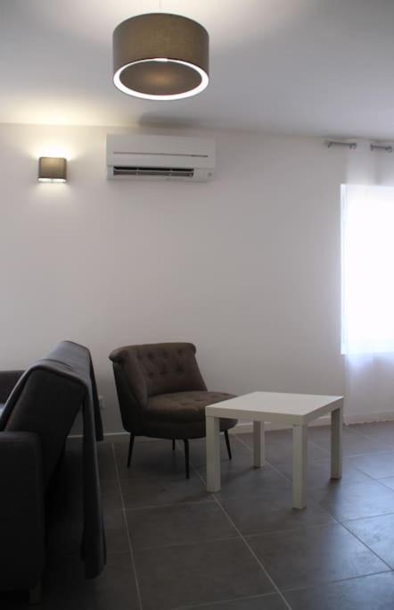 Appart Dans Maison 2 Km De La Plage Villeneuve-Loubet Exterior photo